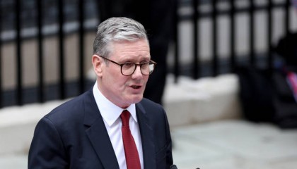 俄罗斯发出“开战”警告?万万没料到,中方霸气发声:看谁敢乱来!