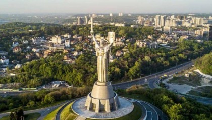 俄乌战场惊现奇迹!3名俄军遭乌军密集围攻,战斗40天无一阵亡