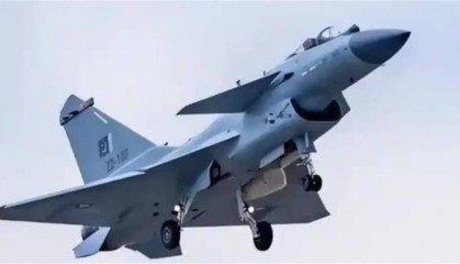 印被中式武器打服,解放军发布歼10C大片,绿媒点赞,民进党沉默