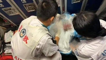 乘客在飞机上分娩后被检测出梅毒?机场急救人员:医护未接到检查通知