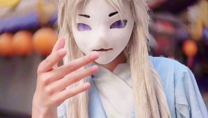 万岁山网红NPC蓝狐狸被曝婚内出轨粉丝,景区:已将其辞退