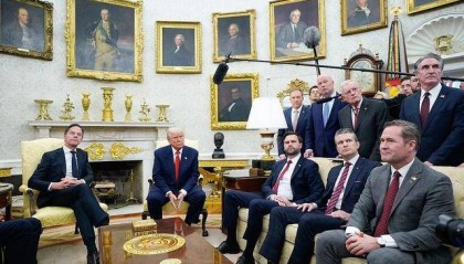 特朗普大改造,白宫变身“金宫”