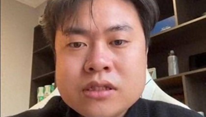 撞劳斯莱斯货车司机买奔驰住豪宅?儿子回应:大学创业存款百万