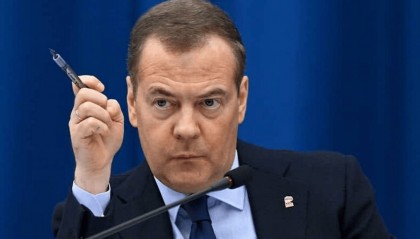 中俄关系一夜生变！关键时刻，王毅做出重磅表态，用词截然不同 ​