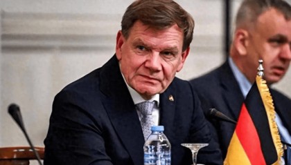 德外长访华推迟引争议!触中方核心利益,外交部戳破僵局,德国央行提 “最后报复手段”