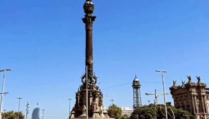 “要独立,不要统一!”40万人冲上街头示威,罕见一幕引发轩然大波