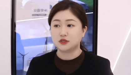 太突然!“85”后女儿接班首年,巨头大亏79亿元!70岁父亲声援女儿:充满了信任