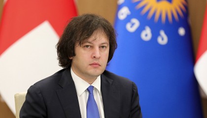 格总理强硬表态:总统任期结束必须离职