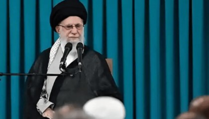 人狠话不多!哈梅内伊凌晨发文:强援已到,一场大战即将爆发?