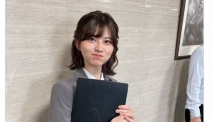 日本一白领女性的上班照意外走红,外国网友纷纷在评论区求婚