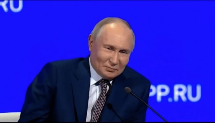 为何美俄总统通话晚了一个小时开始?普京先参加别的活动去了