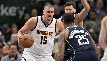 约老师19+18+9克莱25分 威少准三双掘金胜独行侠