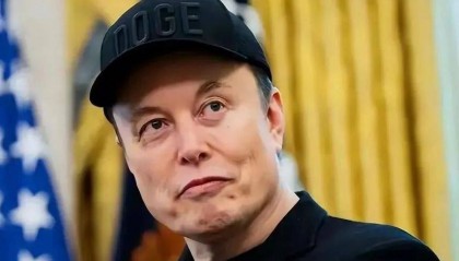 特朗普遭晴天霹雳!马斯克前脚刚离开美国政府,俄罗斯就来“挖墙脚”?