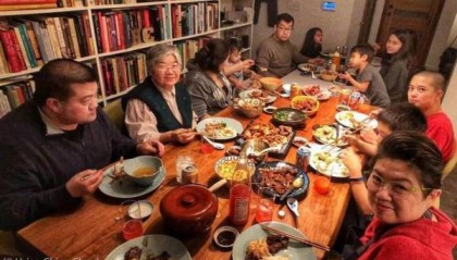 美国“吃货”欲哭无泪:特朗普逼着中餐馆换料,味儿不对了