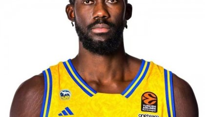 官宣!乍得籍外援加盟山东 身高2米21移动能力出色