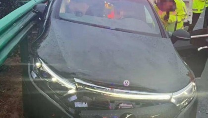 女高管花67万买的奔驰今年投保52万,被严重追尾后几乎报废,对方全责其保司却只赔24万:按二手车市场价评估