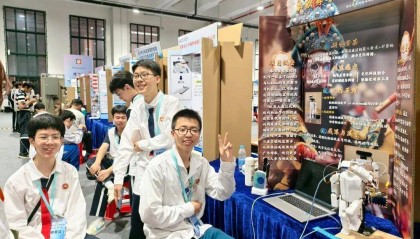 直击南方人痛点!广东中学生发明“灭蟑螂装置”,街坊:求量产