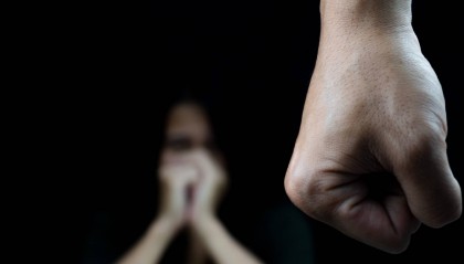 家暴者毒杀子女:悲剧焦点不在离婚冷静期