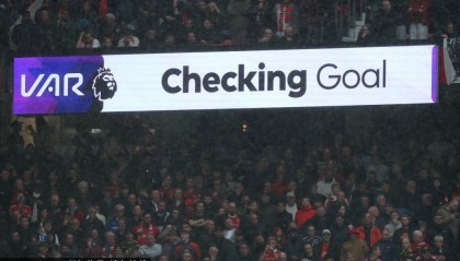 曼联市值暴涨!格雷泽家族愿以超50亿英镑出售股份,球队未来何去何从?