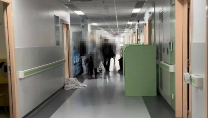 陕西一医院被曝“偷换”新生儿后续:涉事医生解聘,护士暂停工作