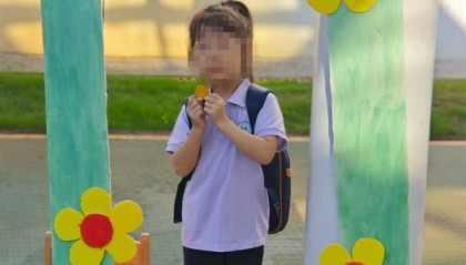 湖南5岁女童被突然倾倒的废弃电线杆砸中不幸身亡,多方回应