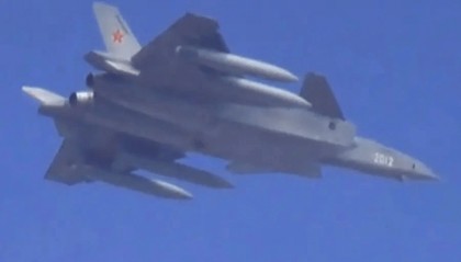敌人倒吸冷气!歼-20“野兽模式”刷爆全网,挂满14枚空空导弹!网友:不要隐身了?