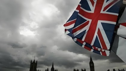 比美国更欠揍的是他,台海爆发紧张事件,解放军二话不说,上炮弹