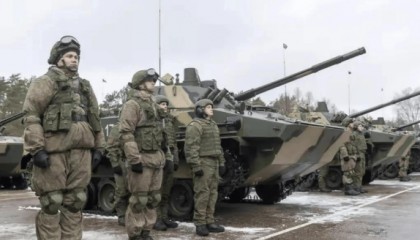 俄军闪电突袭!乌克兰空军“老巢”一夜崩盘,紧张局势加剧!