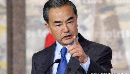 日方送出厚礼后,王毅外长松口访日,话音刚落,日本再做错误决定