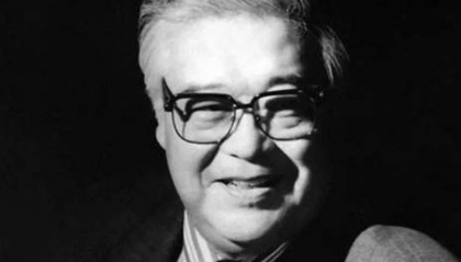 受中央领导同志委托,中宣部副部长、中央广播电视总台台长慎海雄一行,前往北京电影制片厂,深切悼念于洋同志