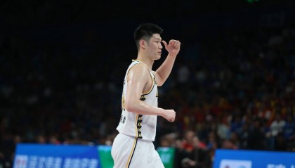 太稳!胡金秋15分高效发挥 屡次挑战周琦尽显实力