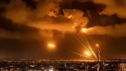 美军助攻以色列,伊军方出现伤亡,沉默24小时,伊朗总统寻求避战