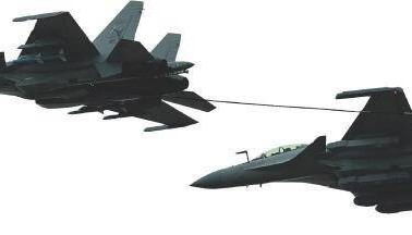 时速240km 歼-15T精准反区着舰