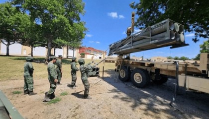 首批海马斯火箭炮已到台湾,解放军连出3招,直击台当局要害处?