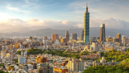 罕见!岛内一架专机抵达南京,大陆送出11个字,统一大结局要来? 