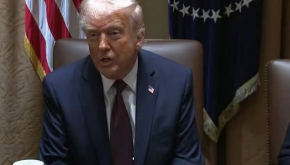 特朗普心腹发出劝告，中国没给面子，微妙时刻，美财长没抗住压力