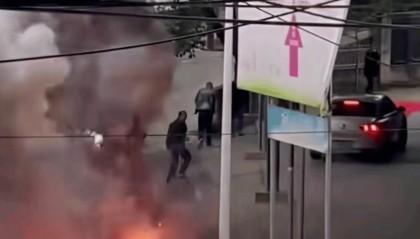 官方回应“凶手出狱当天在逝者家不远处摆宴席”:现场制止,双方均表示不愿将矛盾延续到下代