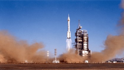 中国卫星“负伤”,学生狂敲2万行代码,极限救援能力让美忌惮