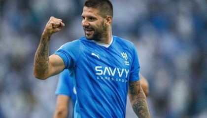 曼晚:霍伊伦打算离开曼联,后者有可能签下米特洛维奇作为替代者