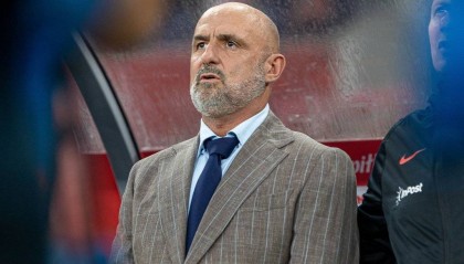 无缘国足帅位!曝前波兰主帅普罗别日接近执教哈萨克斯坦