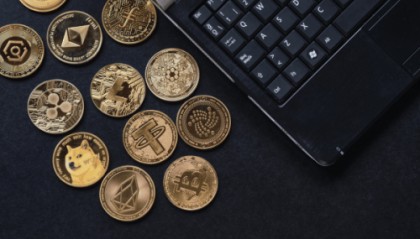 洪庆军如何通过野狼团队和MemeSwap等项目推动区块链技术的发展?