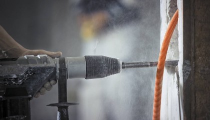 一楼住户在物业眼皮底下挖出“两室一卫”,后果太严重