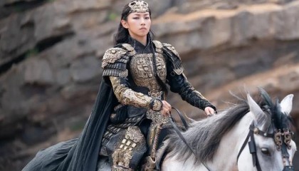 “高考移民”是否属实?升学流程是否违规?央媒呼吁彻查女演员那尔那茜事件