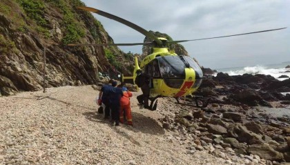 深圳一男子徒步穿越东西涌时突发心梗!直升机出动救人
