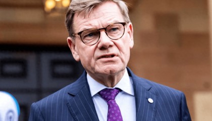 3天后,德国外长又反悔了,想跟中方尽快通话,重新安排访华行程