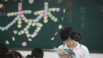 高中生上自习课抬头算违纪?别把学生当学习机器