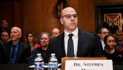 卢锋:反制美方关税战,为什么要两招并用——十四五时期外贸顺差超长增长背景角度