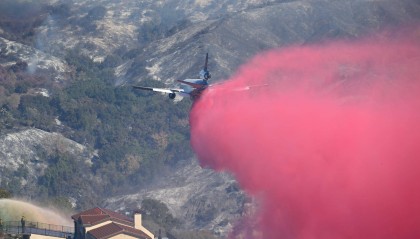 洛杉矶被阻燃剂染成粉红色 制造商发声:尽早清理,越久越难完全清除