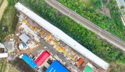 国内首例!在湖北,“超级工程”空中“转体”!