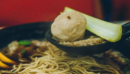 江西浮梁‘螺王哥’:一碗螺蛳粉出圈,吃出县城美食新流量!